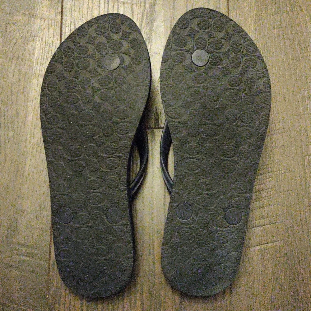 Coach Flip Flops - Picture 7 of 7